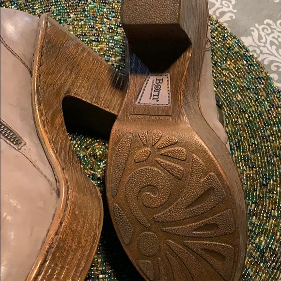 Born booties size US 10 EUR 42 taupe colored - Picture 3 of 5